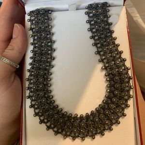 Metallic choker with box